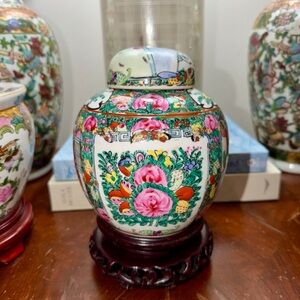 Vintage 1960s Famille Rose Medallion Ginger Jar with Lid and Wooden Riser Stand